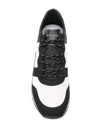 Chaussures de sport noires et blanches Tommy Hilfiger