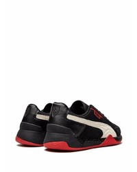 Chaussures de sport noires et blanches Puma