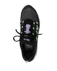 Chaussures de sport noires et blanches Salomon