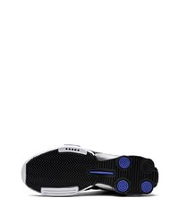 Chaussures de sport noires et blanches Nike