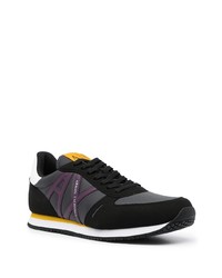 Chaussures de sport noires et blanches Armani Exchange