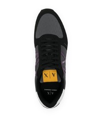 Chaussures de sport noires et blanches Armani Exchange