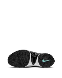 Chaussures de sport noires et blanches Nike