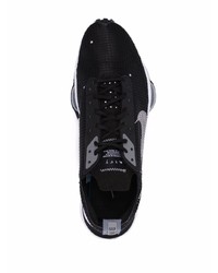 Chaussures de sport noires et blanches Nike