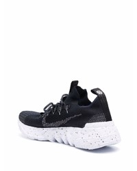 Chaussures de sport noires et blanches Nike