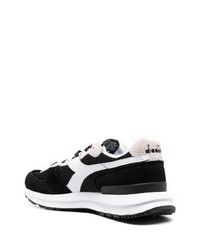 Chaussures de sport noires et blanches Diadora