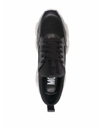 Chaussures de sport noires et blanches Moschino