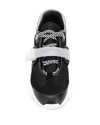 Chaussures de sport noires et blanches Moschino