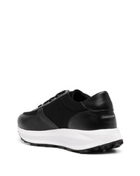 Chaussures de sport noires et blanches Unseen Footwear