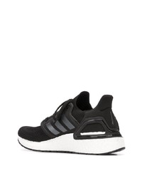 Chaussures de sport noires et blanches adidas