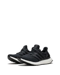 Chaussures de sport noires et blanches adidas