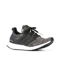 Chaussures de sport noires et blanches adidas