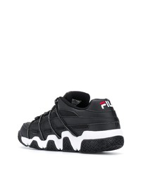 Chaussures de sport noires et blanches Fila