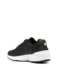 Chaussures de sport noires et blanches Fila