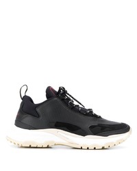 Chaussures de sport noires et blanches Valentino Garavani