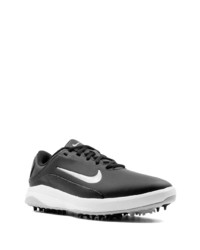 Chaussures de sport noires et blanches Nike