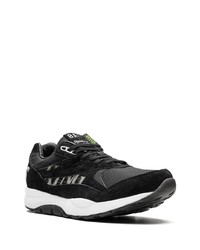 Chaussures de sport noires et blanches Reebok