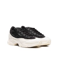 Chaussures de sport noires et blanches Adidas By Raf Simons