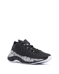 Chaussures de sport noires et blanches Reebok