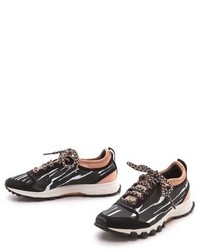 Chaussures de sport noires et blanches adidas by Stella McCartney