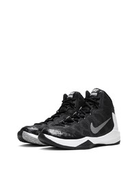 Chaussures de sport noires et blanches Nike