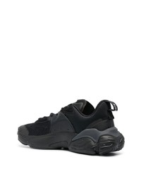 Chaussures de sport noires Lacoste