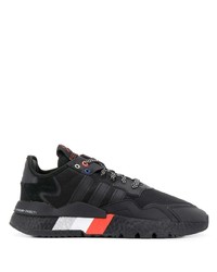 Chaussures de sport noires adidas