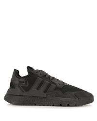 Chaussures de sport noires adidas