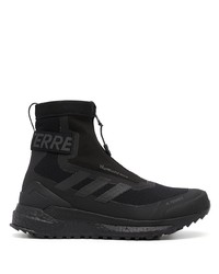 Chaussures de sport noires adidas