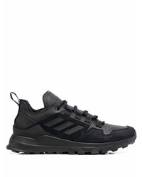 Chaussures de sport noires adidas