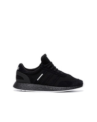 Chaussures de sport noires adidas