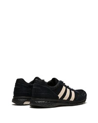 Chaussures de sport noires adidas