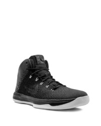 Chaussures de sport noires Jordan