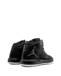 Chaussures de sport noires Jordan