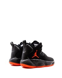 Chaussures de sport noires Jordan