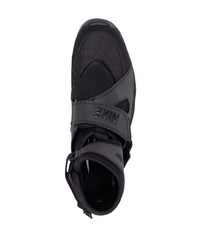 Chaussures de sport noires Nike