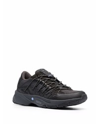 Chaussures de sport noires McQ