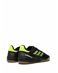 Chaussures de sport noires adidas