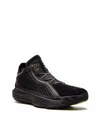 Chaussures de sport noires adidas