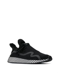 Chaussures de sport noires adidas