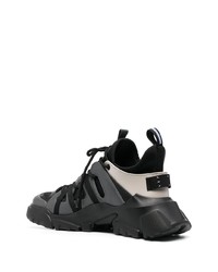 Chaussures de sport noires McQ