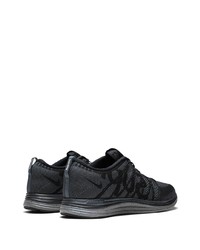 Chaussures de sport noires Nike