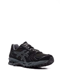 Chaussures de sport noires Asics