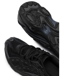 Chaussures de sport noires Asics