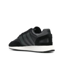 Chaussures de sport noires adidas