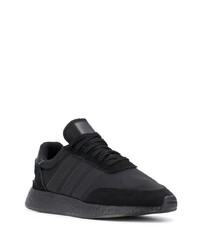 Chaussures de sport noires adidas