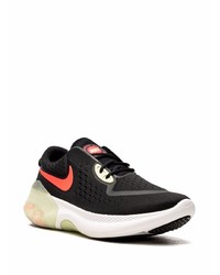 Chaussures de sport noires Nike