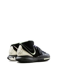 Chaussures de sport noires Nike