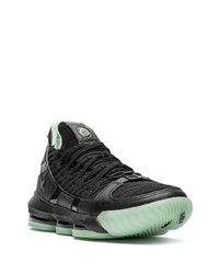 Chaussures de sport noires Nike