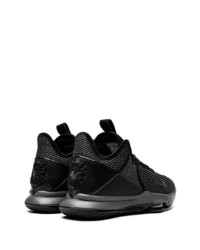 Chaussures de sport noires Nike